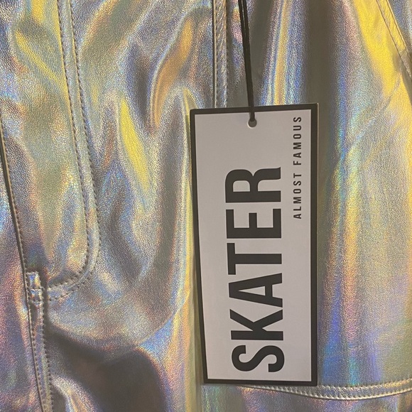 ALMOST FAMOUS METALLIC CARGO SKATER PANTS - Picture 8 of 14